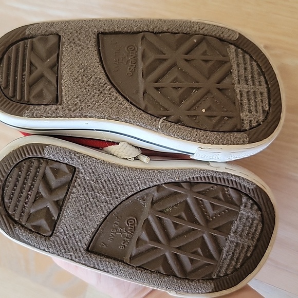 Toddler red classic converse - Picture 4 of 5